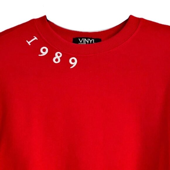 Vinyl Icons Taylor Swift 1989 Embroidered Red Crew Neck Sweatshirt Wm Sz S NEW - Picture 4 of 8